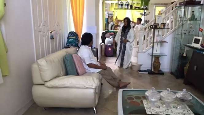 10 Adu Mewah Rumah Komeng VS Adul, Kondisinya Jauh Berbeda, Bak Langit dan Bumi!