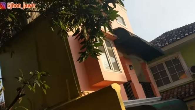 10 Adu Mewah Rumah Komeng VS Adul, Kondisinya Jauh Berbeda, Bak Langit dan Bumi!