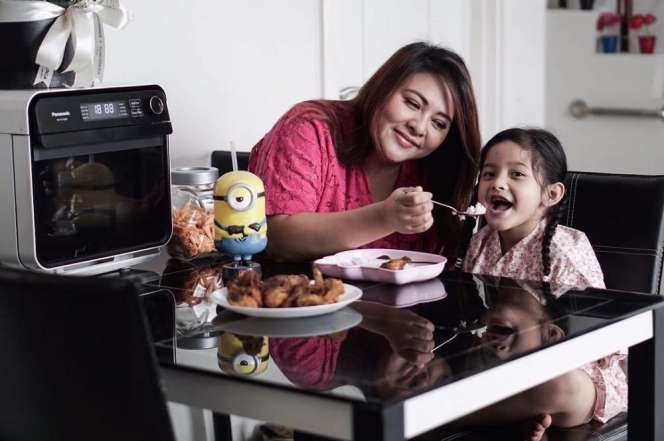 9 Potret Rumah Iko Uwais dan Audy Item, Megah Banget!