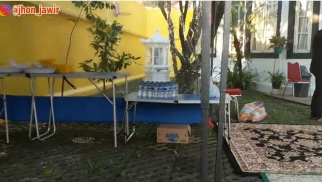 Adu Mewah Rumah Komedian Komeng VS Ulfa Dwiyanti, Nggak Disangka Ternyata Semegah Ini!