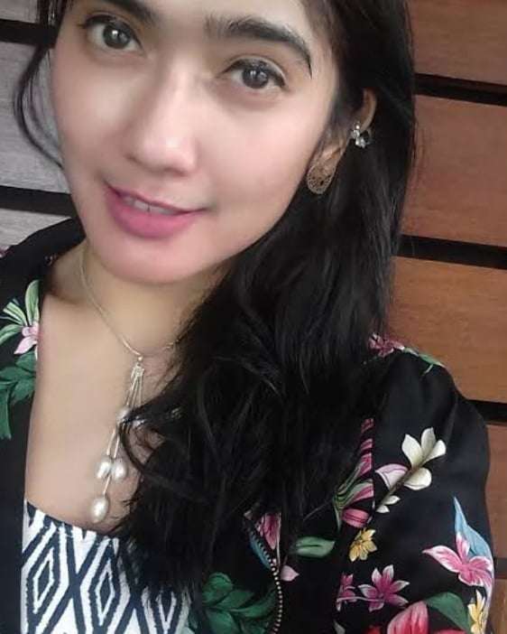 Ingat Revi Mariska? Dulu ‘Ratu’ Drama Kolosal Nomor Satu, Kini Jadi Pengamen Demi Bertahan Hidup, Lihat 7 Potretnya