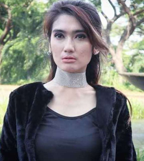 Ingat Revi Mariska? Dulu ‘Ratu’ Drama Kolosal Nomor Satu, Kini Jadi Pengamen Demi Bertahan Hidup, Lihat 7 Potretnya