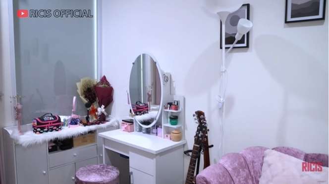 10 Potret Rumah Anneth Delliecia, Serba Pink Bak Istana Barbie, Ada Kado dari Betrand Peto!