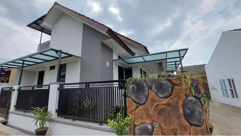 10 Potret Rumah Ubed `Copet Preman Pensiun`, Ternyata Sultan di Dunia Nyata, Mewah Abis! 