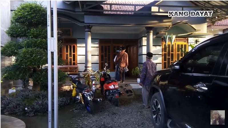 10 Potret Rumah Ustazah Viral Mumpuni Handayayekti, Ceramah Pakai Bahasa Ngapak, Sultan Cilacap!