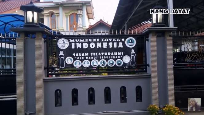 10 Potret Rumah Ustazah Viral Mumpuni Handayayekti, Ceramah Pakai Bahasa Ngapak, Sultan Cilacap!