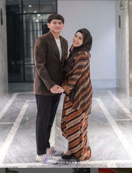 Masih Ingat Karlie Fu Suami Brondong Ikke Nurjanah? Begini Kabarnya Usai Menikah!