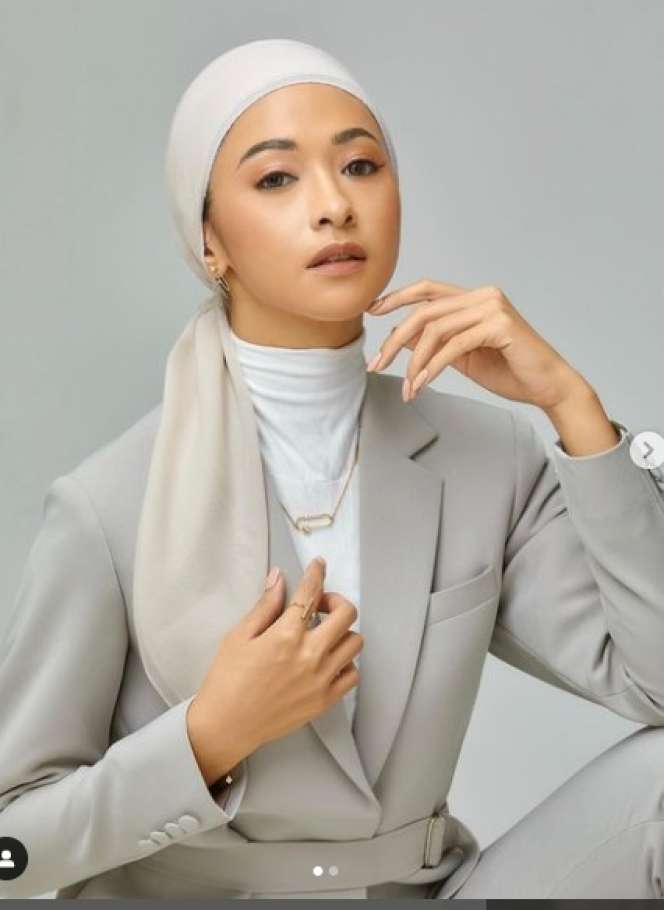 Potret Poppy Bunga Bakal Jadi Calon Istri Ojak `Tukang Ojek Pengkolan` di Kehidupan Nyata, Ternyata Beda Banget!