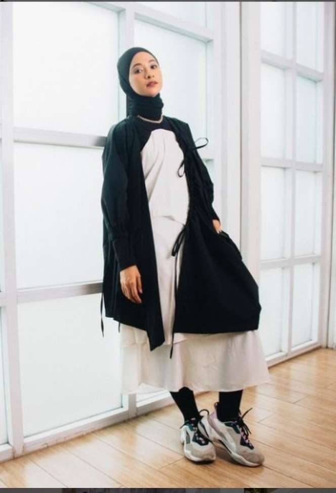 Potret Poppy Bunga Bakal Jadi Calon Istri Ojak `Tukang Ojek Pengkolan` di Kehidupan Nyata, Ternyata Beda Banget!