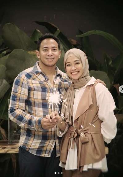 Potret Poppy Bunga Bakal Jadi Calon Istri Ojak `Tukang Ojek Pengkolan` di Kehidupan Nyata, Ternyata Beda Banget!
