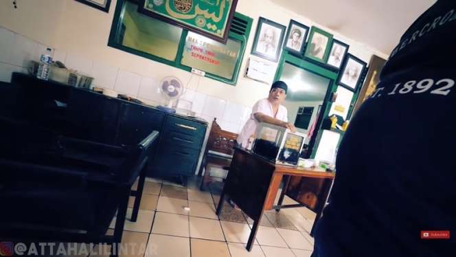 10 Potret Rumah Haji Naim 'Sang Legenda Pijat dari Cimande', Sering Dikunjungi Artis!