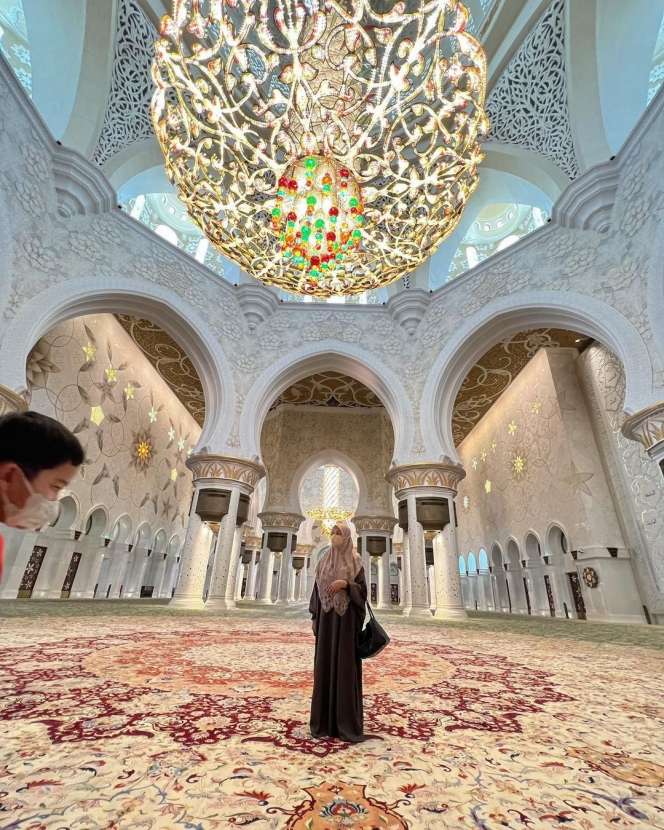 Potret Laudya Cynthia Bella saat di UEA, Ramai Disebut Bakal Nikah dengan Pangeran Dubai!