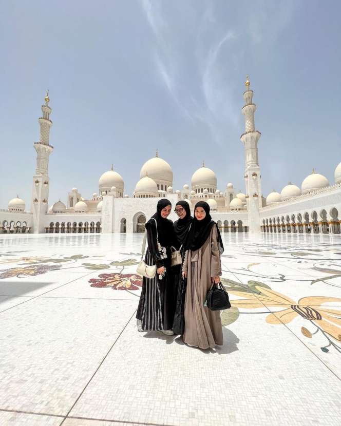 Potret Laudya Cynthia Bella saat di UEA, Ramai Disebut Bakal Nikah dengan Pangeran Dubai!
