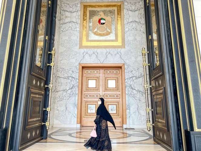 Potret Laudya Cynthia Bella saat di UEA, Ramai Disebut Bakal Nikah dengan Pangeran Dubai!