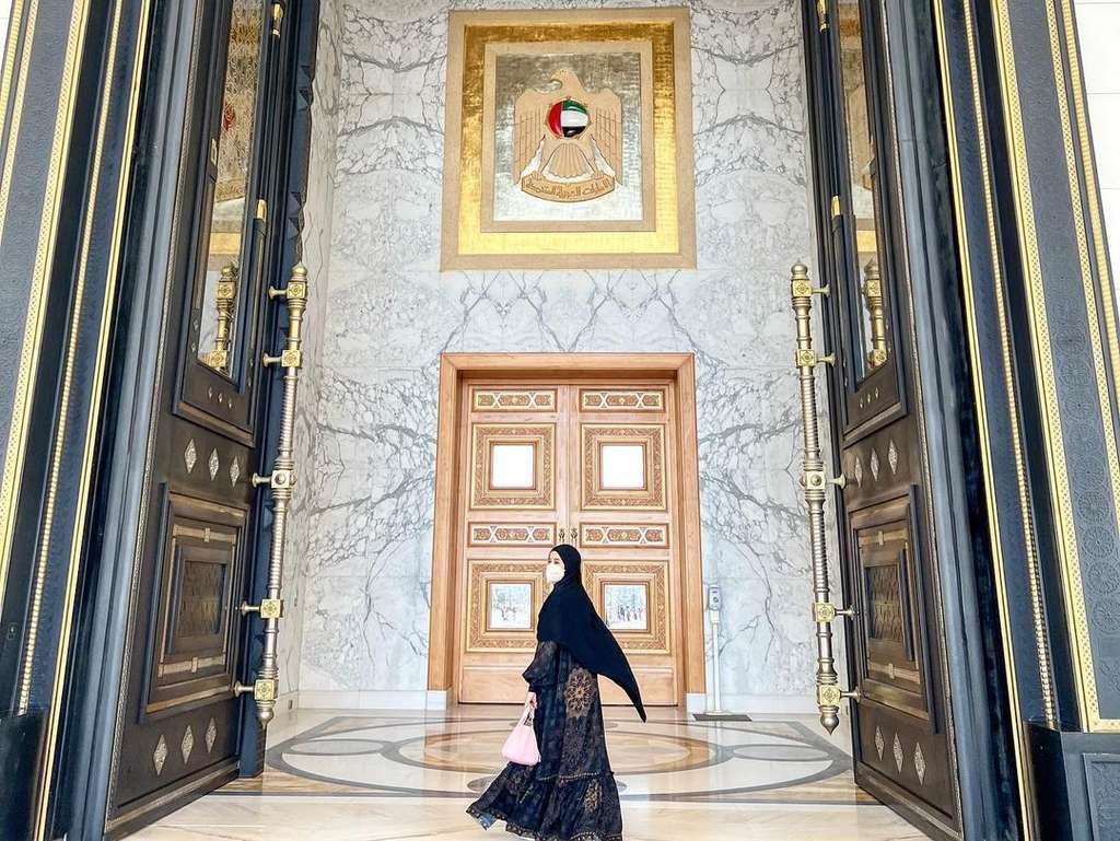 Potret Laudya Cynthia Bella saat di UEA, Ramai Disebut Bakal Nikah dengan Pangeran Dubai!