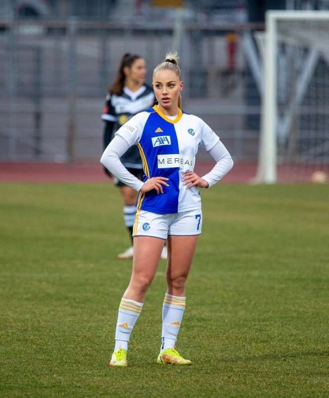 9 Potret Cantik Ana Markovic, Wanita Dijuluki Pesepak Bola Terseksi di Dunia, 'Hot' Banget!
