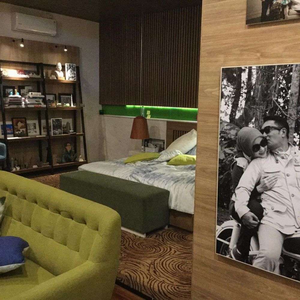 6 Potret Kamar Pribadi Ridwan Kamil, Super Mewah, Foto Zaman Pacaran Bikin Salfok!