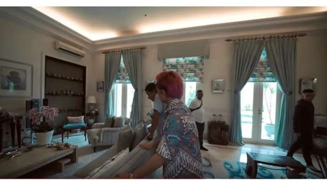 10 Adu Mewah Rumah Sandiaga Uno VS Erick Thohir, Dua Menteri Kabinet Jokowi yang Super Tajir!