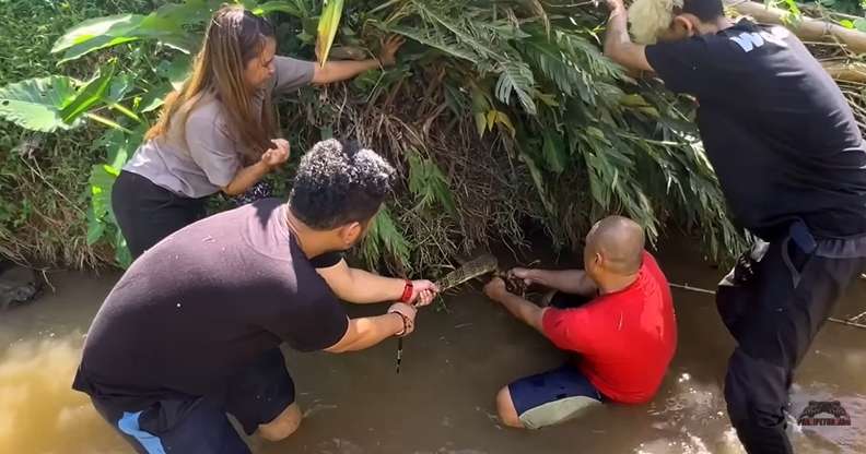 9 Potret Panji Petualang Temukan Biawak `Rasa` Komodo, Pemakan Sapi, Ukurannya Bikin Bergidik!