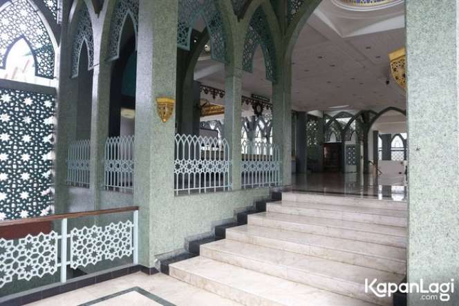 8 Potret Terbaru Lokasi Syuting Sinetron `Lorong Waktu`, Ada Pintu Tersembunyi di Samping Mimbar!