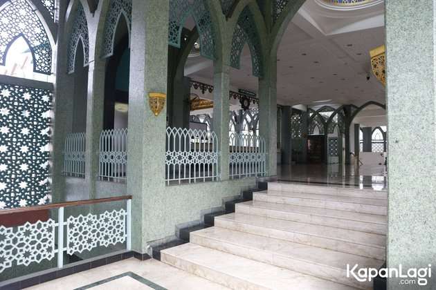 8 Potret Terbaru Lokasi Syuting Sinetron `Lorong Waktu`, Ada Pintu Tersembunyi di Samping Mimbar!