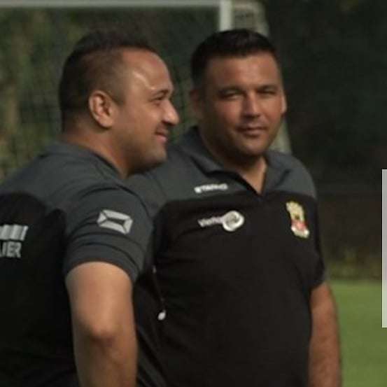 Potret Jhonny van Beukering, Dulu Striker Timnas Indonesia Kini Jadi Satpam Klub Malam!