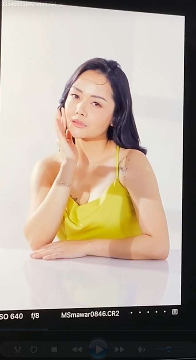 Pesona Mawar AFI di Pemotretan Terbaru, Dress Belahan Tinggi Bikin Salfok!