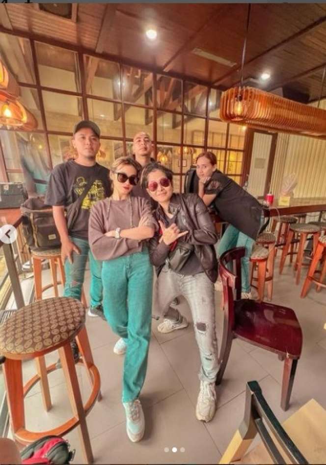 Masih Ingat Dara The Virgin? Dulu Jadi Idola Anak Muda, Kini Penampilannya Berubah Drastis!