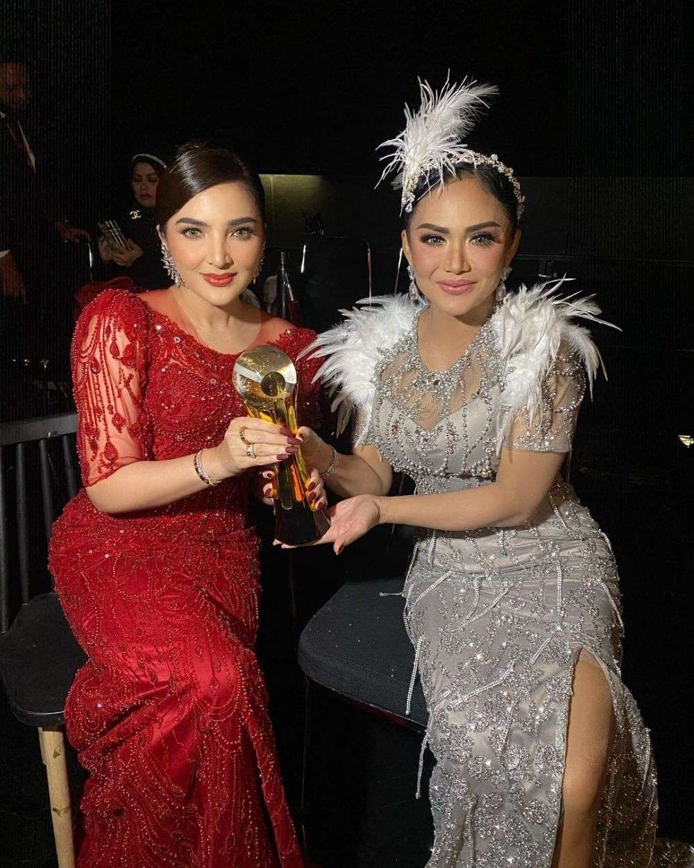 Potret Akrab 9 Seleb dengan Istri Mantan Suami, Ashanty dan Krisdayanti Akrab Banget!