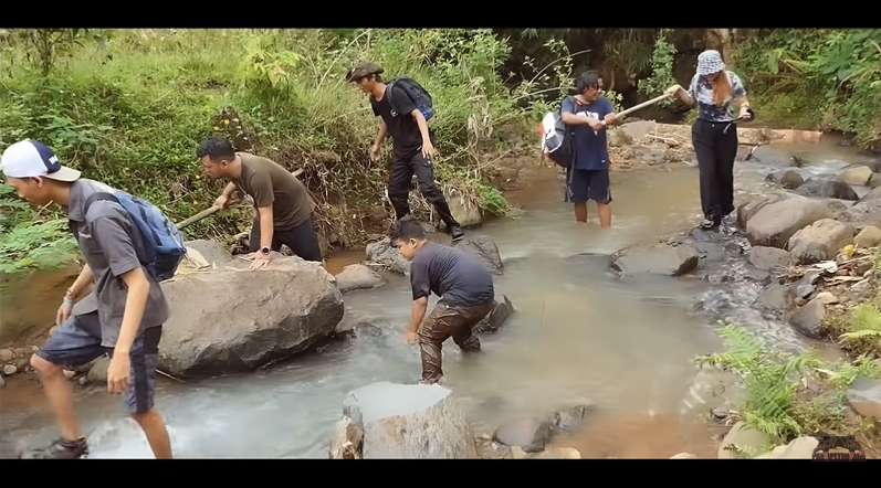 Panji Petualang Sampai Gak Kuat Tangkap King Kobra ‘Monster’, Garaga Gak Ada Apa-apanya!
