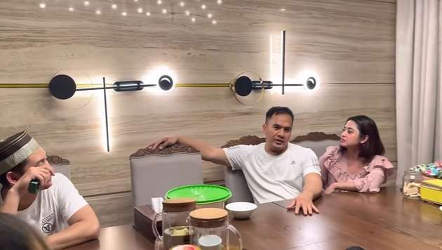 Potret Dewi Perssik dan Saipul Jamil Jadi Sorotan, Panggil Papi Mami di Depan Angga Wijaya