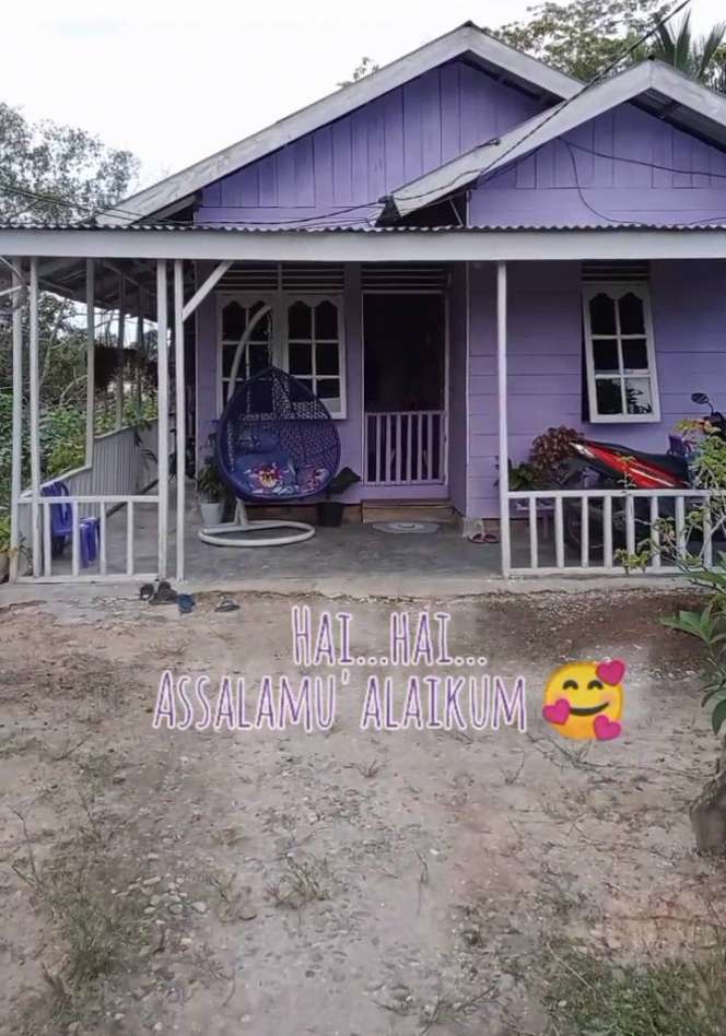 Potret Rumah Ungu di Tepi Sungai, Pas Lihat Isinya Bikin Syok