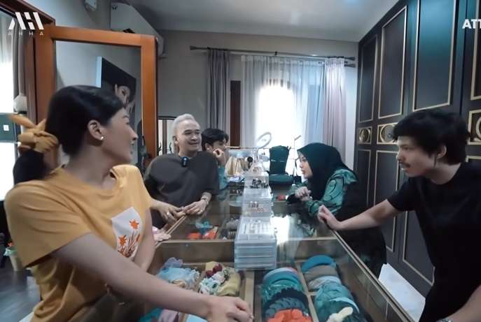 8 Potret Rumah Ruben Onsu di Pondok Indah, Ada Mini Market Pribadi dan 3 Dapur