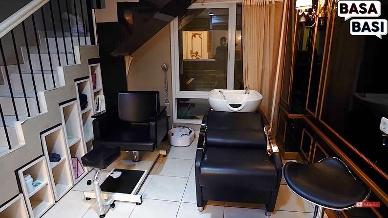 10 Potret Rumah Mewah Devya Linda, Dokter Giginya Para Artis Ternama, Istana di Dunia Nyata!