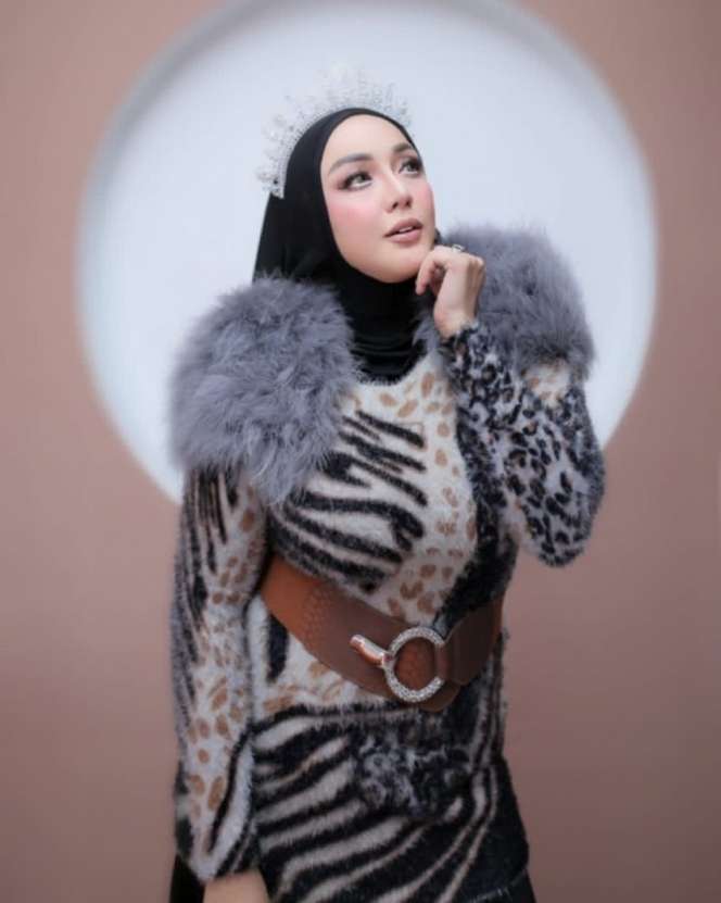Ingat Regina Mantan Farhat Abbas? Dulu Jadi Orang Ketiga Kini Hidupnya Miris, Wajahnya Berubah Total, Lihat 7 Potretnya