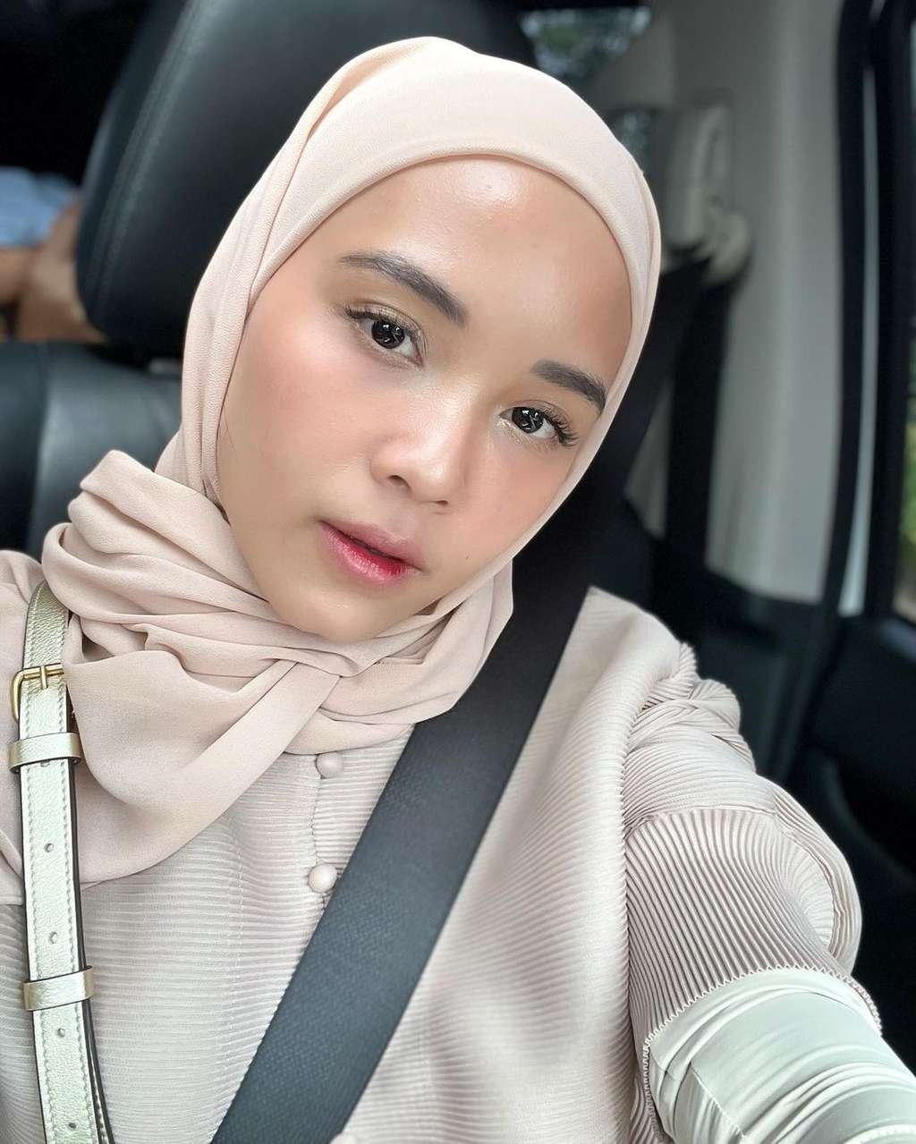 Potret Fati Indraloka Istri Babe Cabita yang Jarang Tersorot, Kini Tampil Berhijab