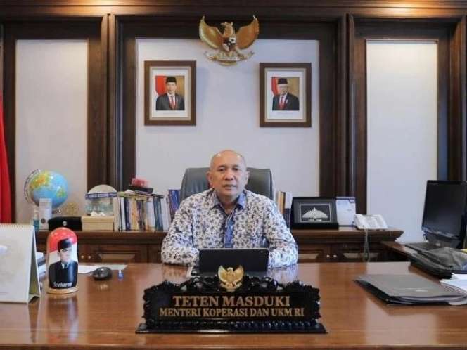 Menteri `Termiskin` Era Jokowi, 8 Potret Ruang Kerja Teten Masduki yang Jadi Sorotan
