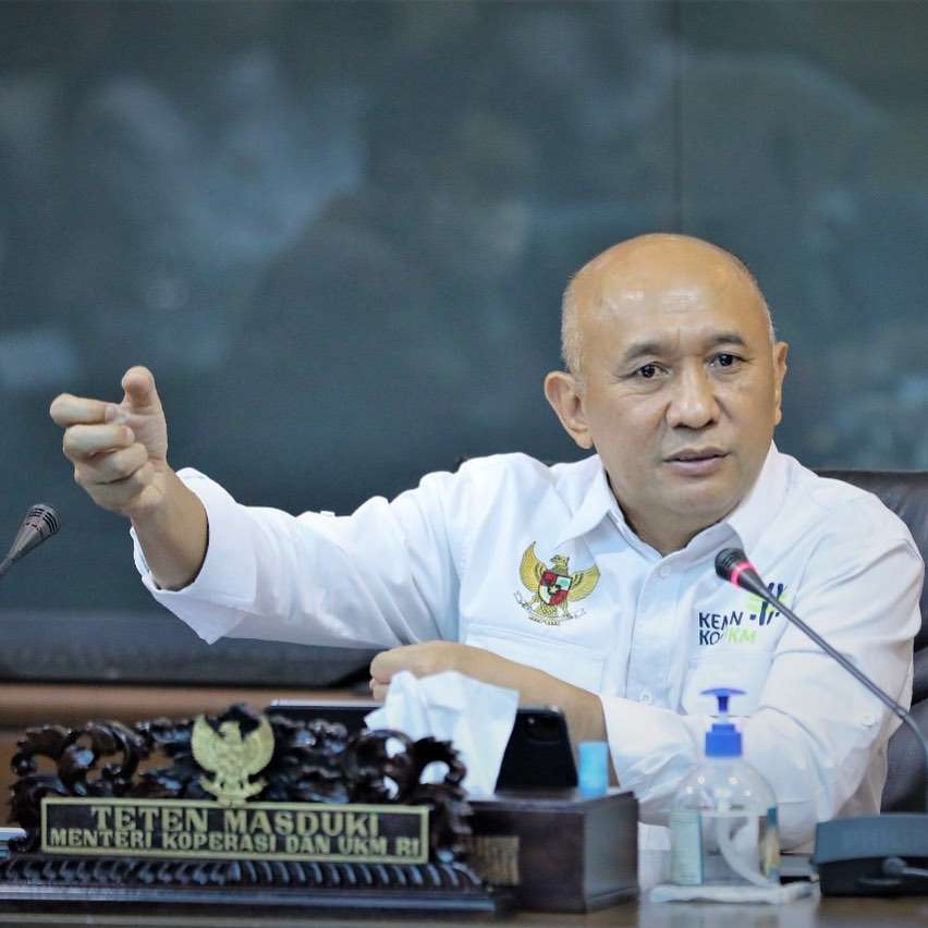 Menteri `Termiskin` Era Jokowi, 8 Potret Ruang Kerja Teten Masduki yang Jadi Sorotan