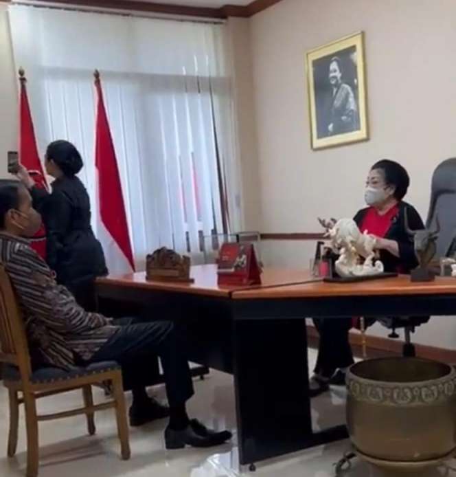 7 Potret Ruang Kerja Megawati yang Ternyata Sangat Sederhana, Viral Video Jokowi `Menghadap`