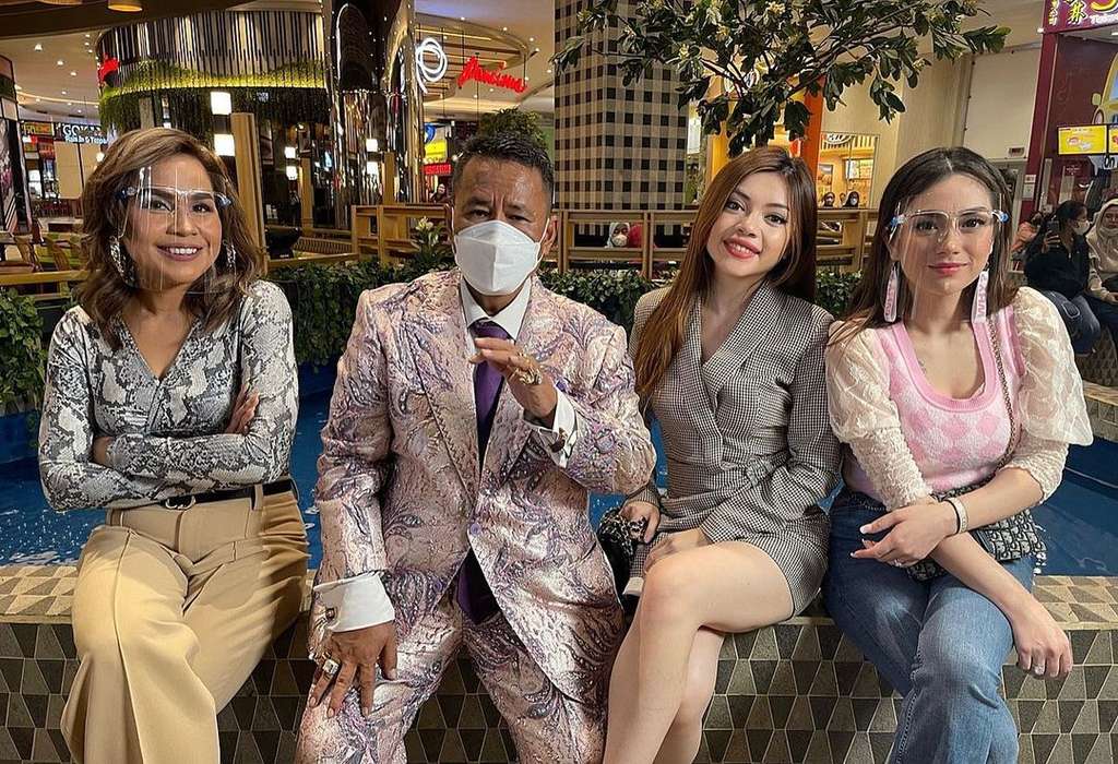 10 Potret Cantiknya Monna Frans, Aspri Nomer 2 Hotman Paris yang Dimualafkan Gus Miftah