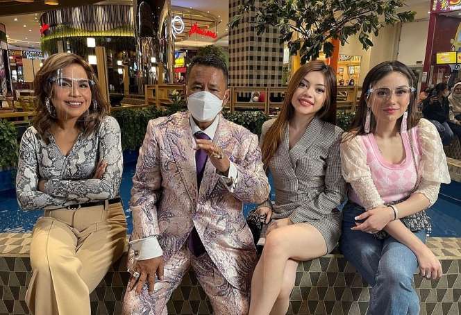 10 Potret Cantiknya Monna Frans, Aspri Nomer 2 Hotman Paris yang Dimualafkan Gus Miftah