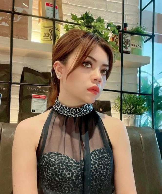 10 Potret Cantiknya Monna Frans, Aspri Nomer 2 Hotman Paris yang Dimualafkan Gus Miftah