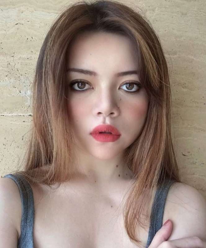 10 Potret Cantiknya Monna Frans, Aspri Nomer 2 Hotman Paris yang Dimualafkan Gus Miftah
