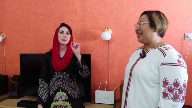 9 Potret Rumah Arumi Bachsin, Ternyata Sangat Sederhana Walau Suami Wakil Gubernur!
