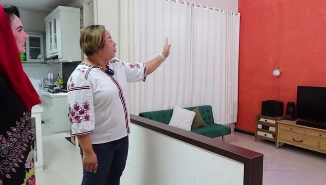 9 Potret Rumah Arumi Bachsin, Ternyata Sangat Sederhana Walau Suami Wakil Gubernur!