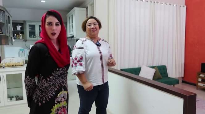 9 Potret Rumah Arumi Bachsin, Ternyata Sangat Sederhana Walau Suami Wakil Gubernur!