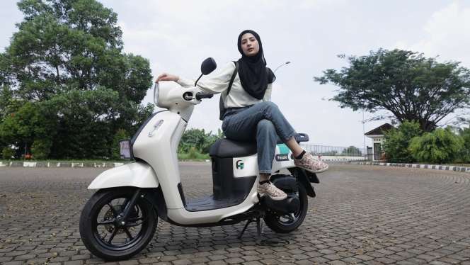 FOTO: Si Paling Kece dengan Skutik Retro Yamaha Fazzio Hybrid