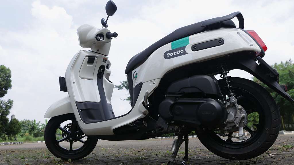 FOTO: Si Paling Kece dengan Skutik Retro Yamaha Fazzio Hybrid