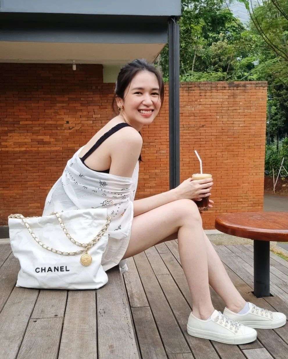 Ingat Laura Basuki? Nasibnya Berubah Drastis Usai Lama Tak Muncul di TV, Lihat 7 Potretnya