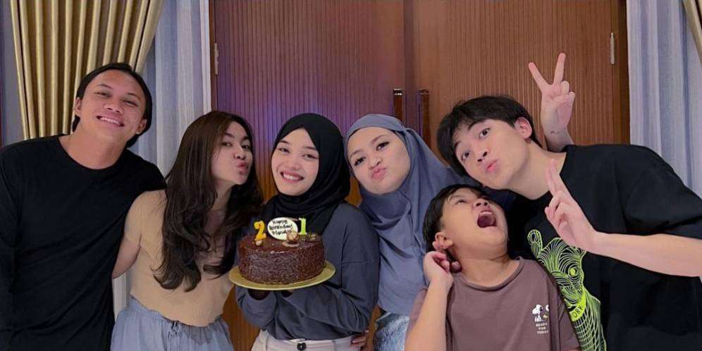 Dikabarkan Putus, Potret Putri Delina dan Jeffry Reksa Malah Makin Lengket! 